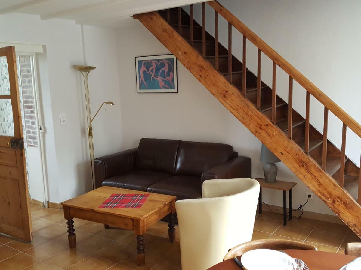 Вилла Le Petit Lustucru Saint-Martin-des-Champs  Экстерьер фото