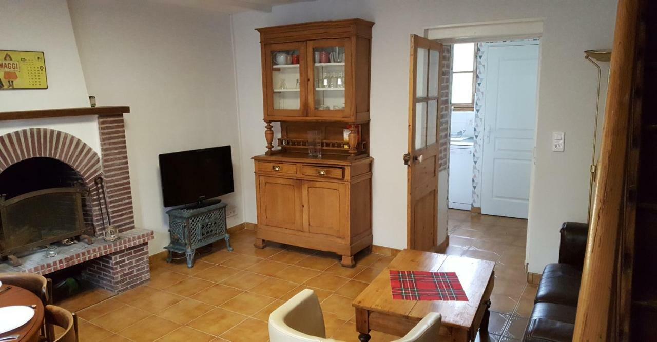 Вилла Le Petit Lustucru Saint-Martin-des-Champs  Экстерьер фото
