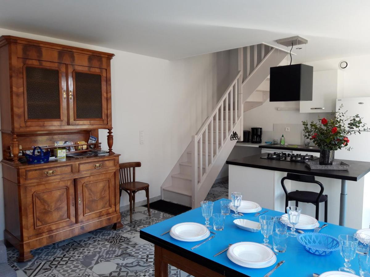 Вилла Le Petit Lustucru Saint-Martin-des-Champs  Экстерьер фото